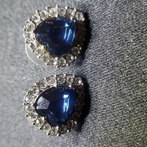Vintage Blue Heart 💙  stone with rhinestone earrings.